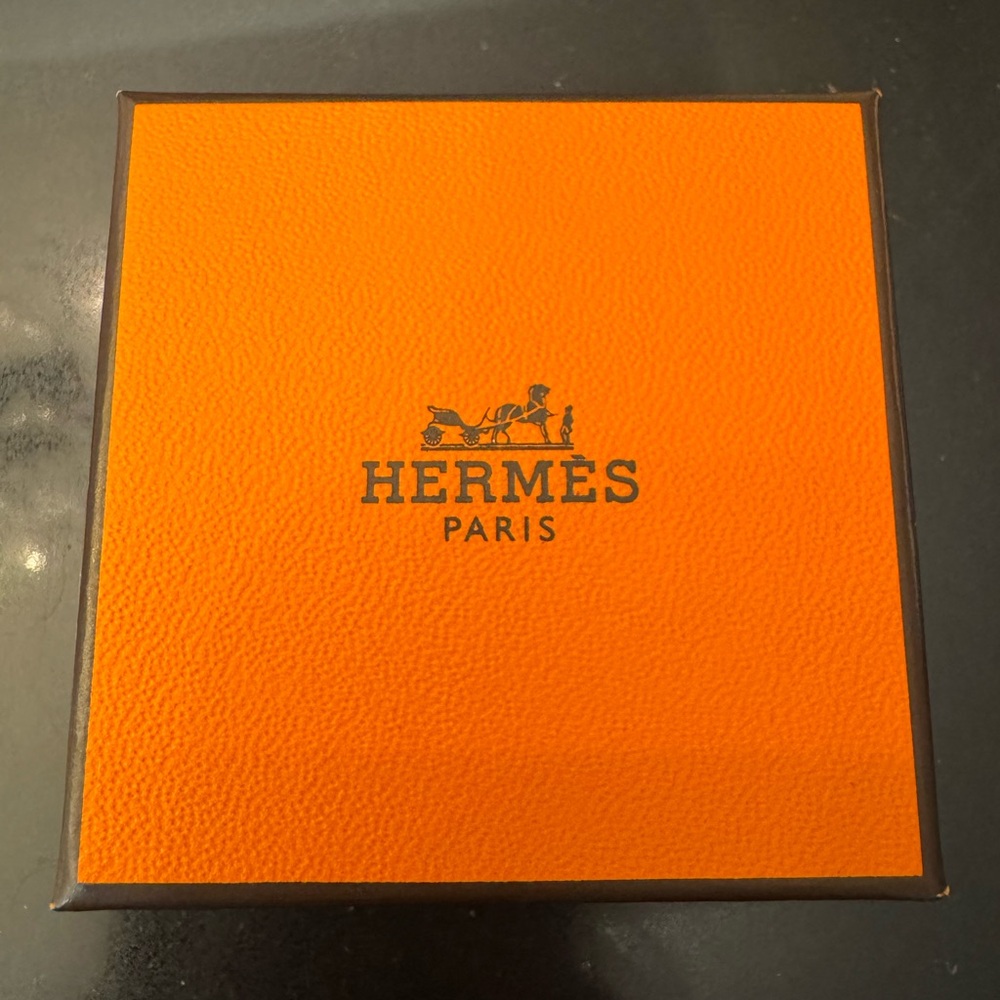 Hermes Pop H Gold and White Earrings - Picture 6 of 6
